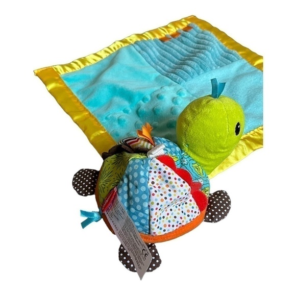 Infantino lovey with turtle rattle satin trim teething corner - Picture 8 of 9